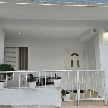 Aila Apartment Sarande Exterior photo