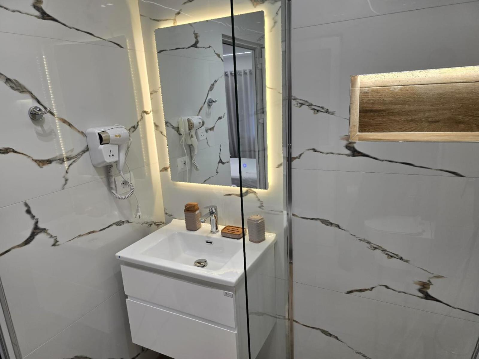 Aila Apartment Sarande Exterior photo